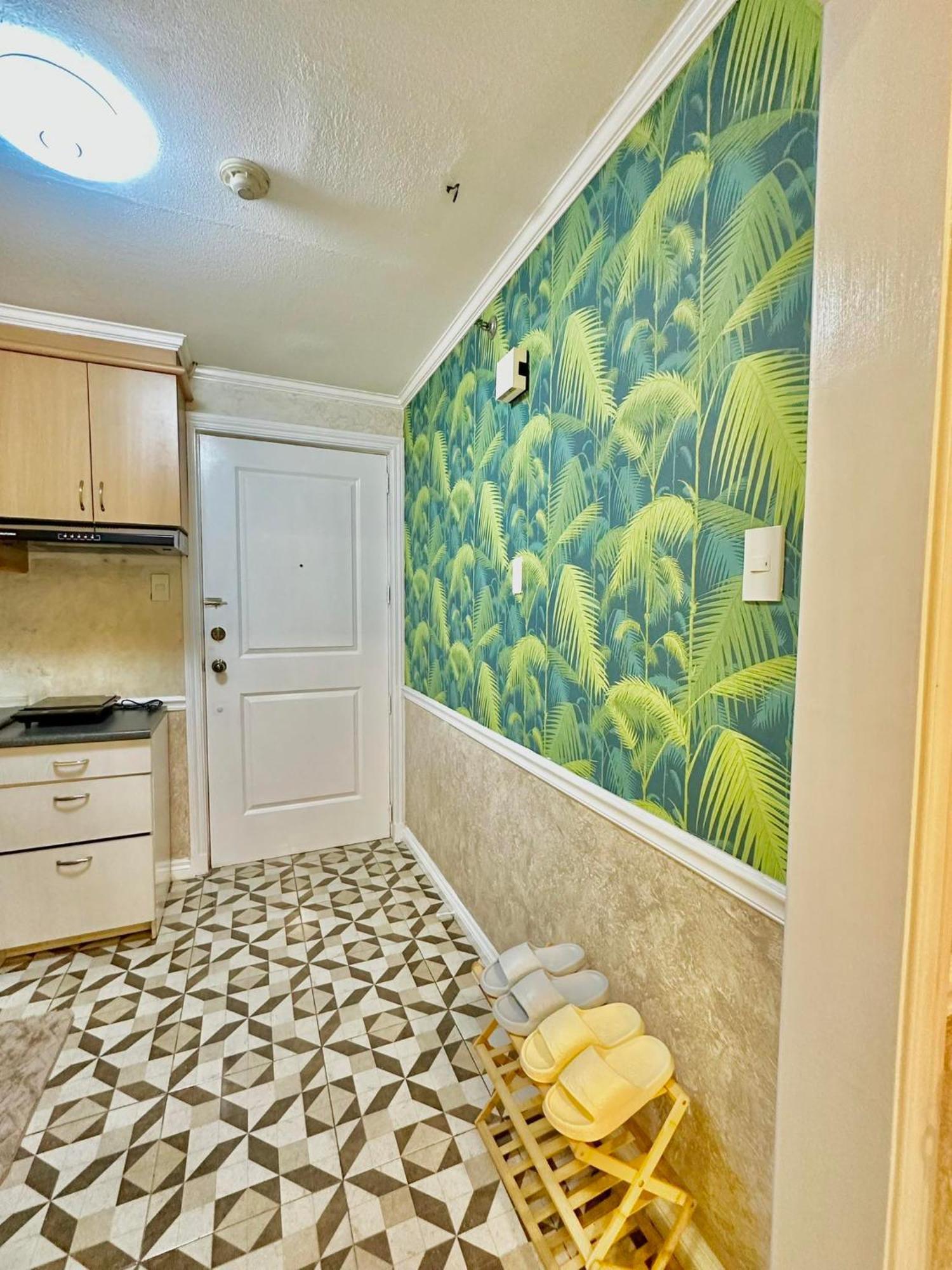 One Bedroom With Balcony By Christine Suites Ph In Greenbelt Radisson Μακάτι Εξωτερικό φωτογραφία