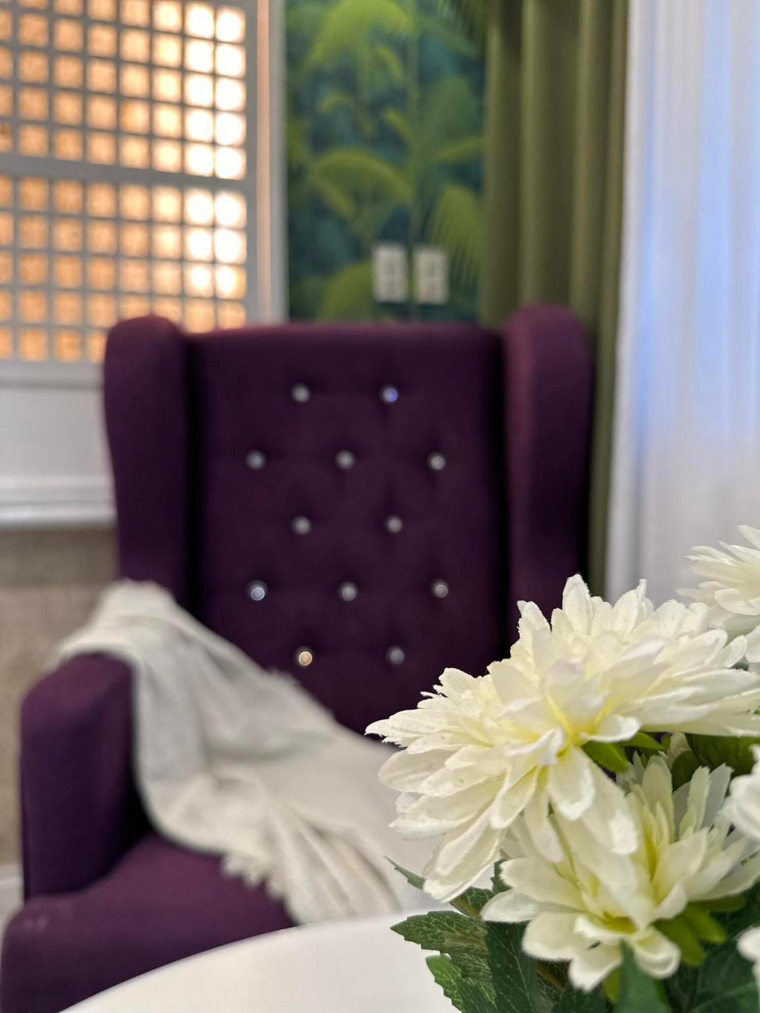 One Bedroom With Balcony By Christine Suites Ph In Greenbelt Radisson Μακάτι Εξωτερικό φωτογραφία
