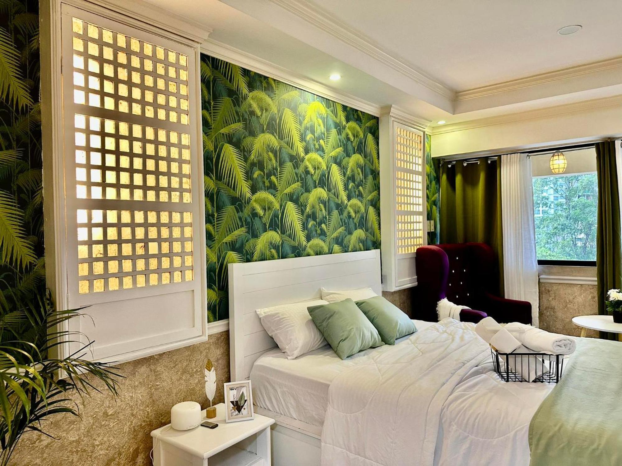 One Bedroom With Balcony By Christine Suites Ph In Greenbelt Radisson Μακάτι Εξωτερικό φωτογραφία