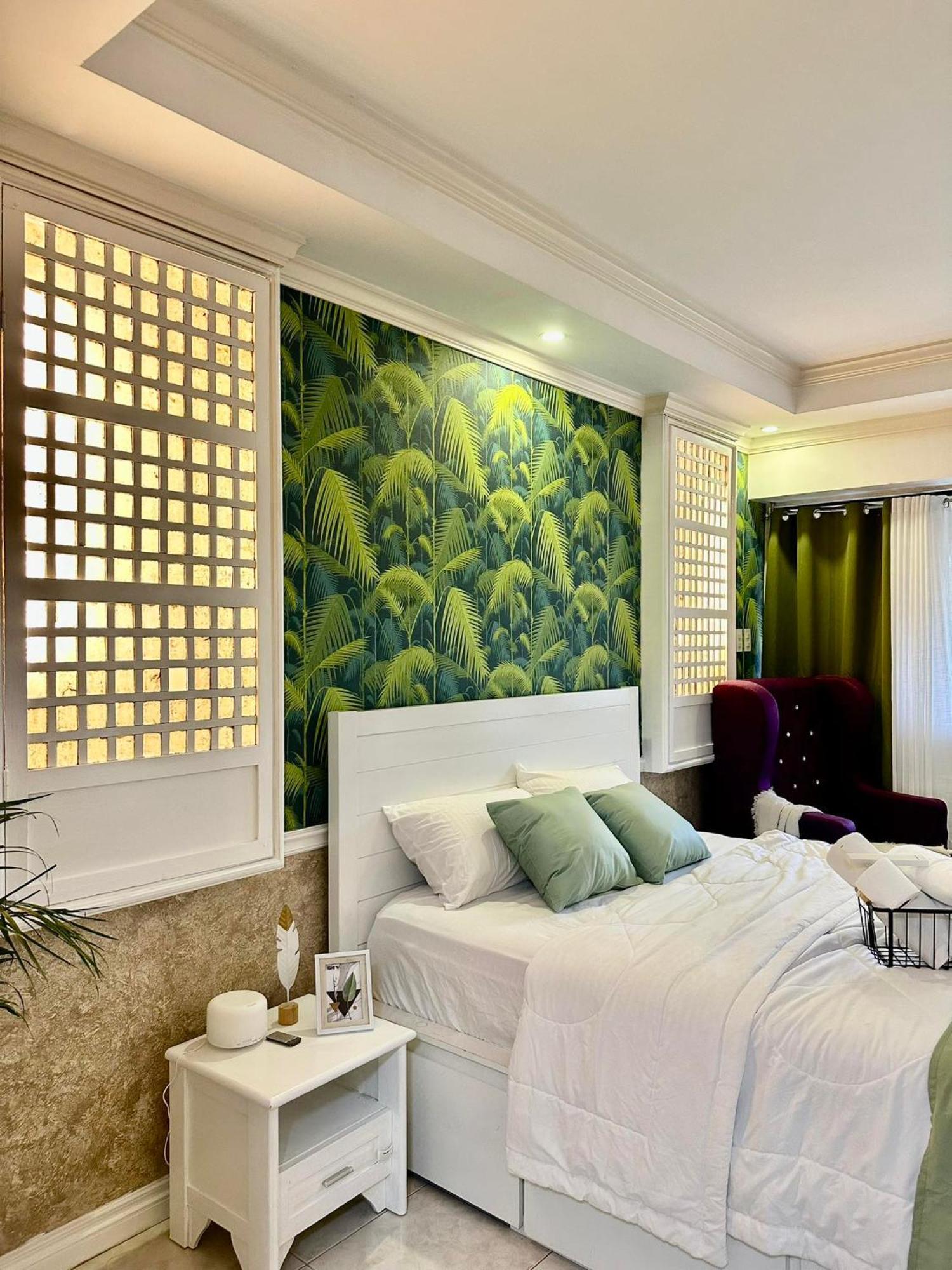 One Bedroom With Balcony By Christine Suites Ph In Greenbelt Radisson Μακάτι Εξωτερικό φωτογραφία